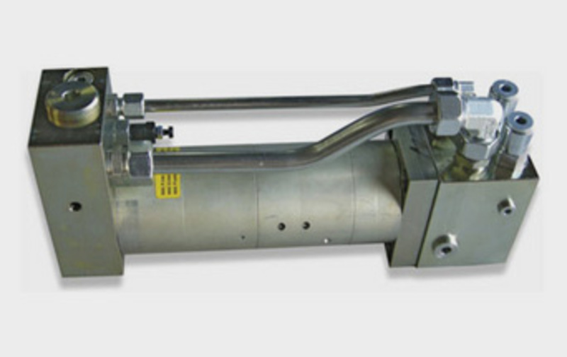 Gruppo MHC6 - Sistema di moltiplicazione M-HC6 (fino a 700 bar) miniBOOSTER - Camar S.p.A