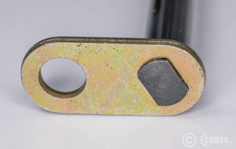 Gruppo  - Alberino farfalla carburatore - Immagini ribaditura, archivio CAMAR - CAMAR S.p.A.