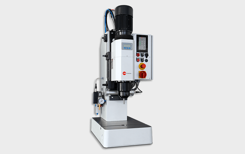 Macchina ribaditrice R100 con comando base PT23 FMW Friedrich